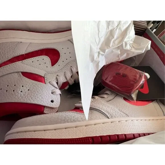 [DV1304-106] Womens Air Jordan Retro 1 High Zoom Air CMFT 2 (W) 'Valentine's Day - Picture 9 of 10